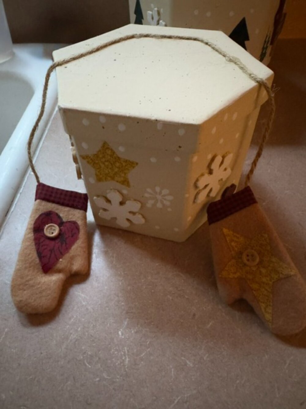 Christmas nesting boxes - Picture 4 of 10